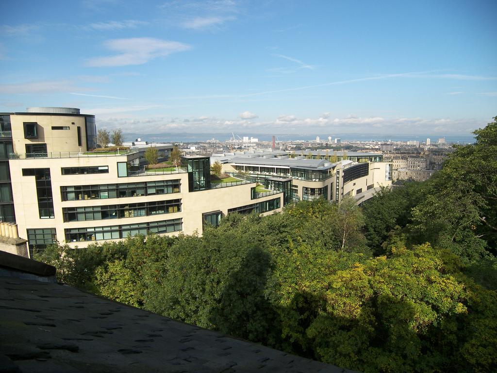 Central Calton Hill What A View Εδιμβούργο Δωμάτιο φωτογραφία